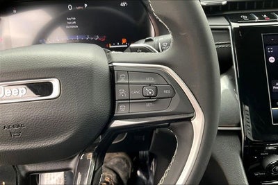 2023 Jeep Grand Cherokee Laredo 4x4