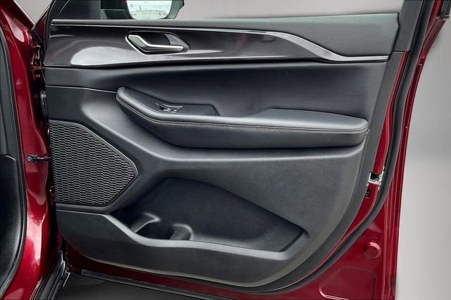 2023 Jeep Grand Cherokee Laredo 4x4