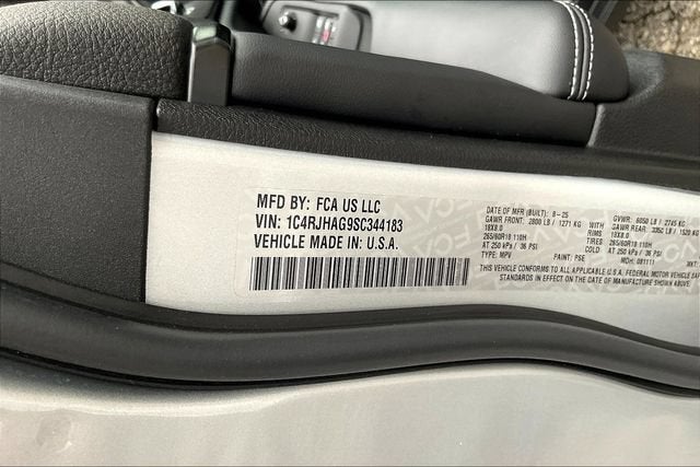 2025 Jeep Grand Cherokee Laredo X 4x4