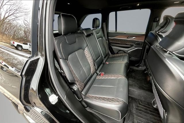 2022 Jeep Grand Cherokee Summit