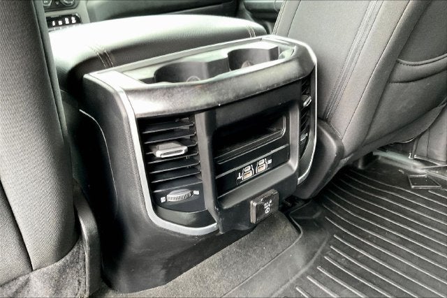 2020 RAM 1500 Big Horn Crew Cab 4x4 5'7" Box