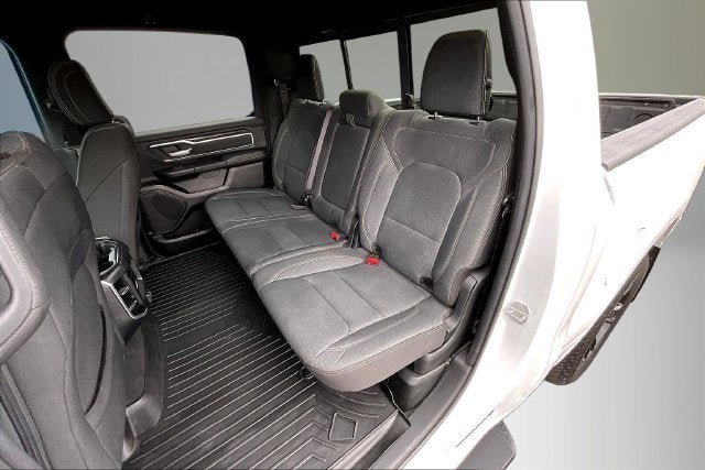 2020 RAM 1500 Big Horn Crew Cab 4x4 5'7" Box