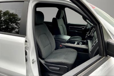2020 RAM 1500 Big Horn Crew Cab 4x4 5'7" Box