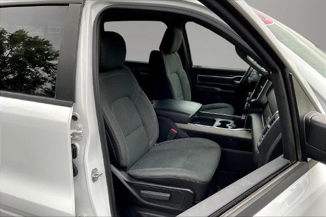 2020 RAM 1500 Big Horn Crew Cab 4x4 5'7" Box