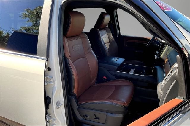 2020 RAM 3500 Laramie Longhorn Crew Cab 4x4 8' Box