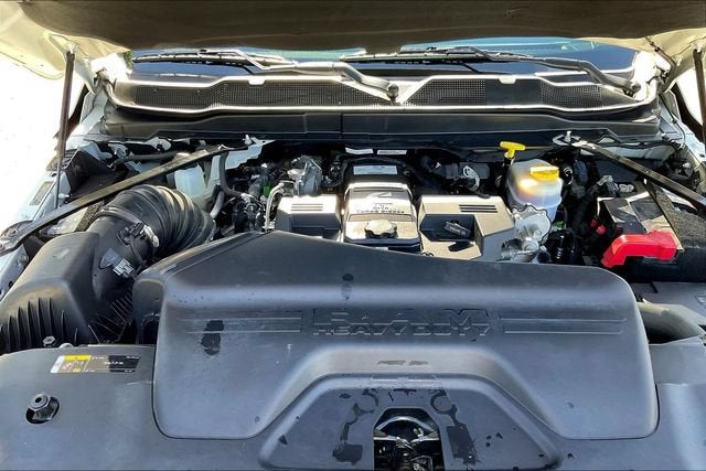 2020 RAM 3500 Laramie Longhorn Crew Cab 4x4 8' Box