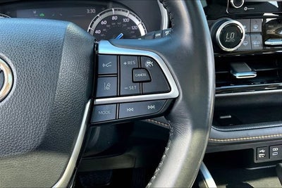 2022 Toyota Highlander Hybrid XLE Bronze Edition