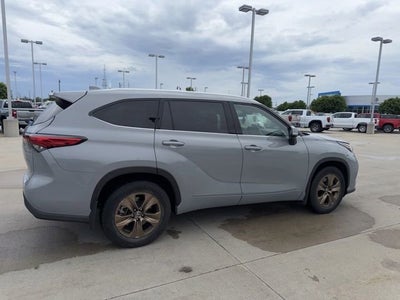 2022 Toyota Highlander Hybrid XLE Bronze Edition