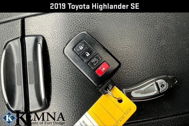 2019 Toyota Highlander SE