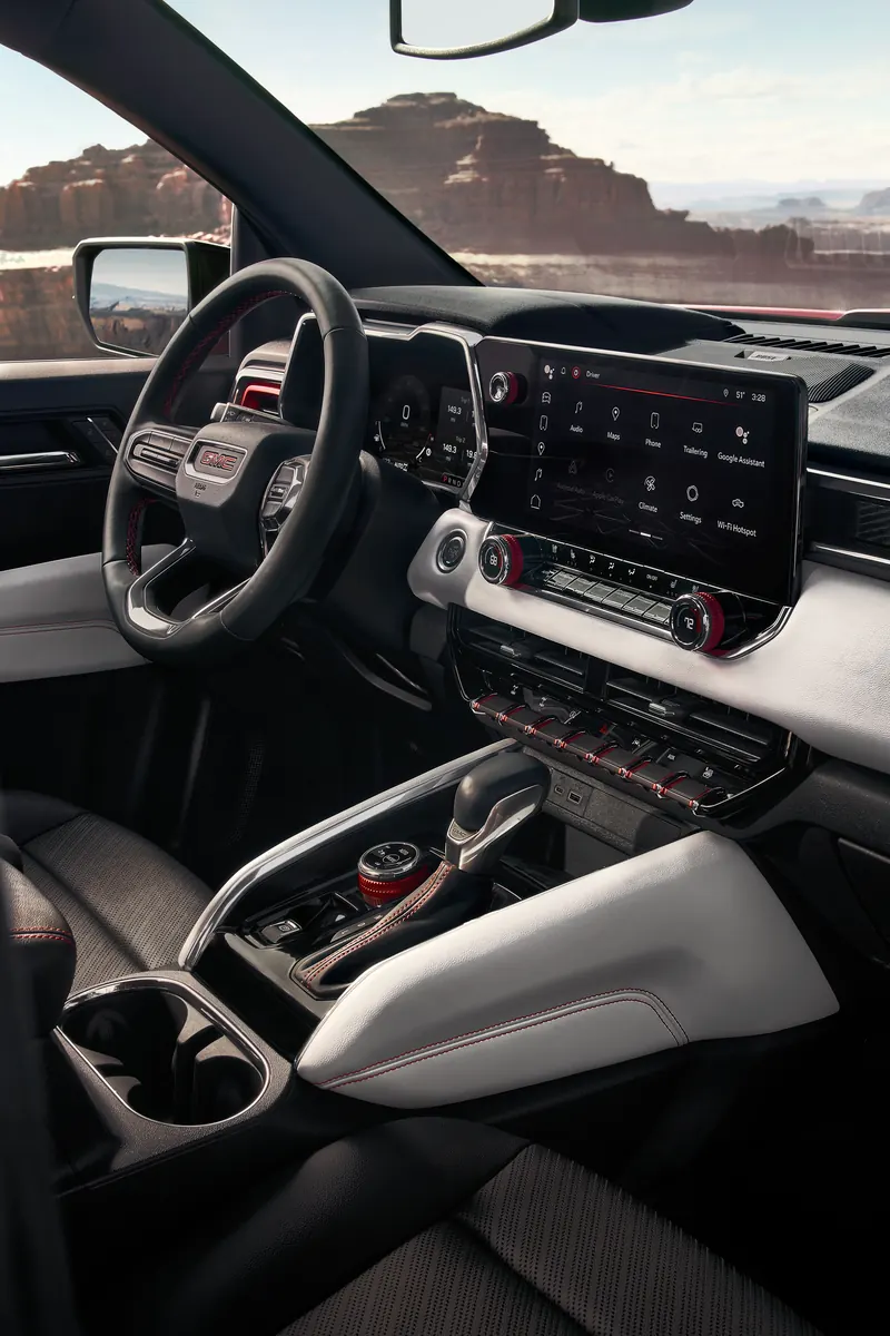 2026 GMC Canyon infotainment system at Kemna GMC in ALGONA IA